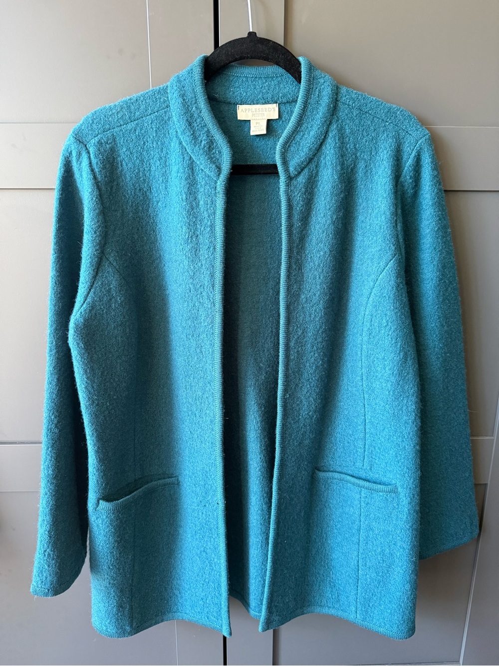 Teal vintage Appleseeds 100% wool. EUC flattering color and minimalist look PL